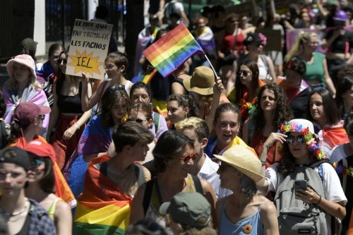 Marche des fiertés à Lyon : "il y a une recrudescence des actes de violence envers les personnes transgenres"