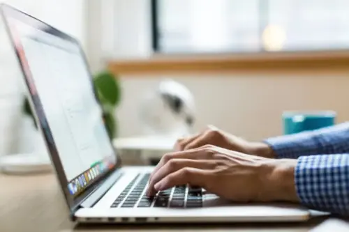 Comment l’intelligence artificielle s'intègre de plus en plus dans le quotidien des travailleurs calédoniens