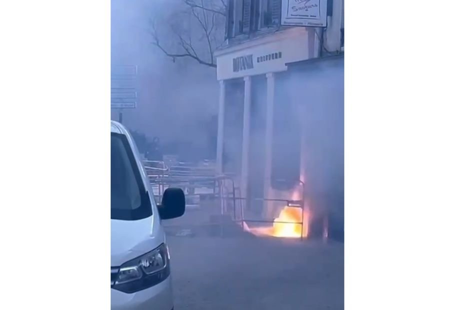 Explosion d'un compteur électrique en centre-ville : "la boulangerie a rempli des sacs-poubelle entiers de croissants"