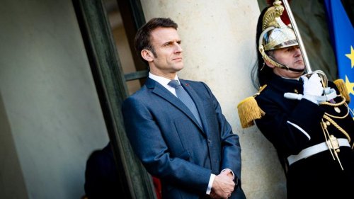 #RETRAITES #MACRON Ce matin, les titres de presse mettent Emmanuel Macron face aux opposants à la réforme d...