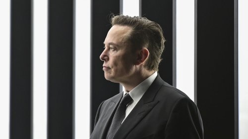 Twitter : Emmanuel Macron assure avoir eu une "discussion claire et sincère" avec Elon Musk sur la modération des contenus