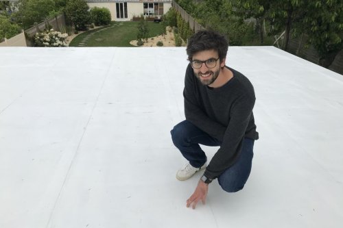 Le Cool roofing ou comment blanchir les toits à la peinture réflective pour lutter contre les canicules