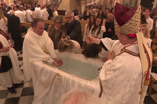 "Entrer dans cette belle famille qu'est l'Église de Corse" : les baptêmes d'adultes de plus en plus nombreux dans l'île