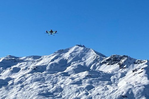 Savoie : Val Thorens se dote d'un nouveau drone muni d'une caméra thermique pour la surveillance des pistes et les missions de sauvetage