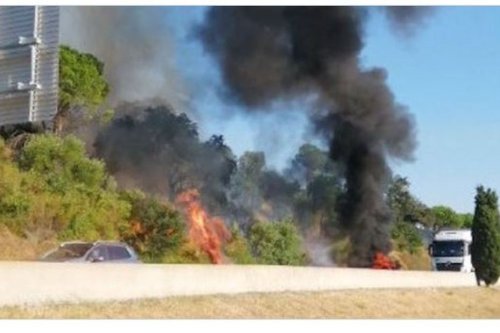 Catalogne : une voiture en feu sur l'AP7 provoque 20 kilomètres de bouchon sur l'A9 dans les Pyrénées-Orientales