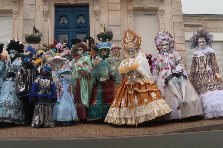 EN IMAGES. "On vend du rêve aux enfants" : quand le carnaval vénitien s'invite dans une petite commune de Charente-Maritime