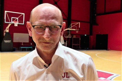 VIDÉO. Basket : l'illustre ex-entraîneur Frédéric Sarre prend sa retraite du JL Bourg-en-Bresse