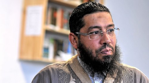 Demande du retrait du titre de séjour d'un imam du Gard : "Je ne parlais en aucun cas du drapeau français", se défend Mahjoub Mahjoubi