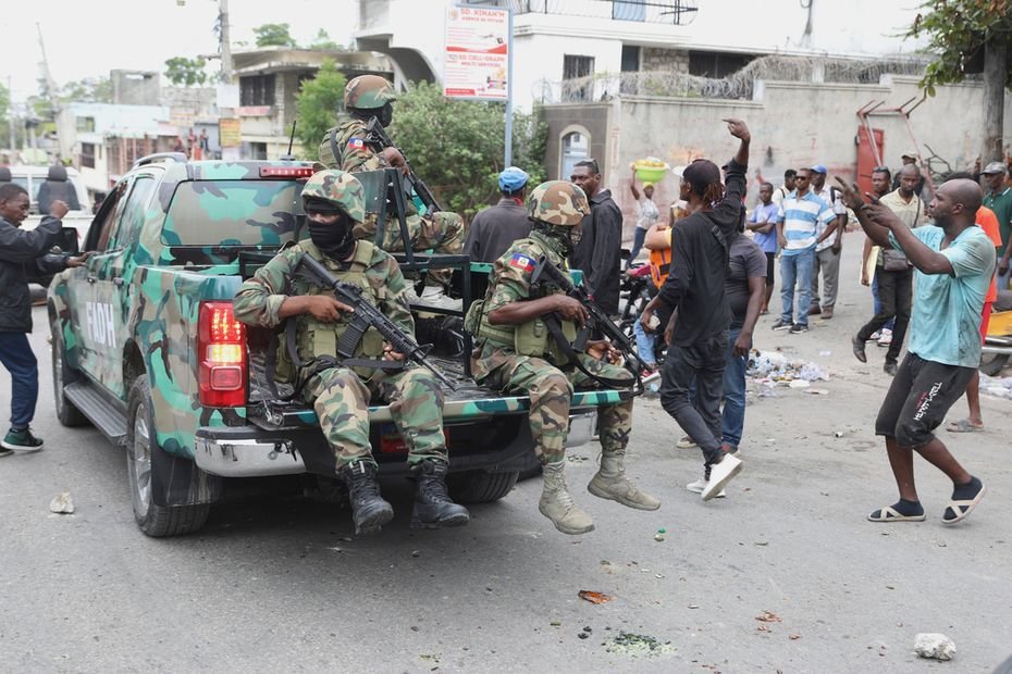 4 soldats haïtiens et des civils tués par des gangs voulant prendre le contrôle total de la capitale