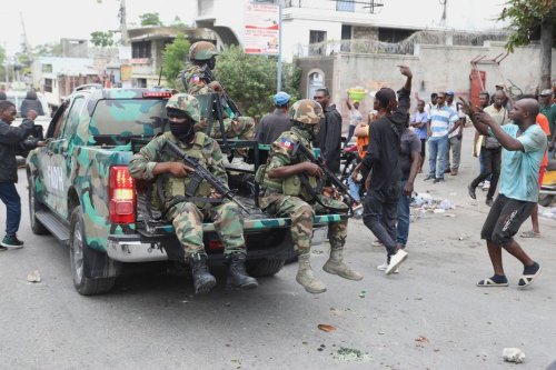 4 soldats haïtiens et des civils tués par des gangs voulant prendre le contrôle total de la capitale