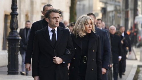 Vidéo Obsèques de Gérard Collomb : "Je sais tout ce que je vous dois", déclare Emmanuel Macron, "inconsolable"