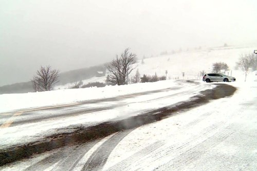 Montagne : ouverture de la route des Crêtes sous la neige, "le paysage est toujours aussi joli"