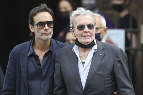 Affaire Delon : Hiromi Rollin sort du silence et défend "une relation d'amour de 33 ans"