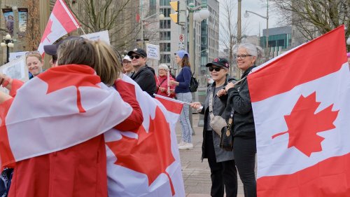                    "Nous ne serons jamais le 51e Etat américain" : face aux attaques de Donald Trump, le Canada connaît un nouvel élan patriotique avant les législatives