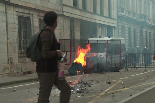 Réforme des retraites : affrontements à Besançon, incendies à Vesoul, la 10e journée de grève émaillée de violences