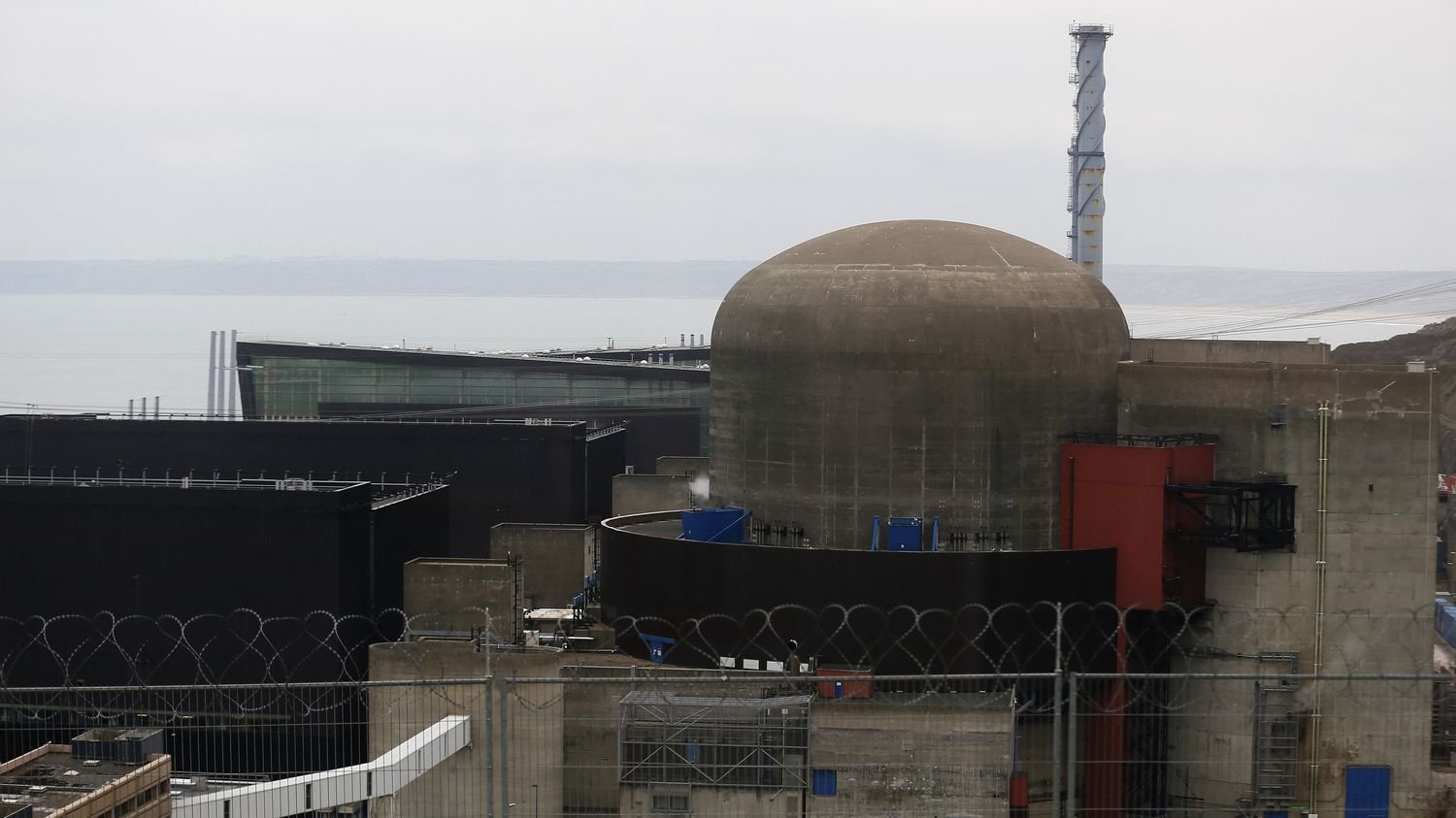 Nucléaire : le réacteur n°1 de Flamanville victime d'une fuite, son redémarrage suspendu