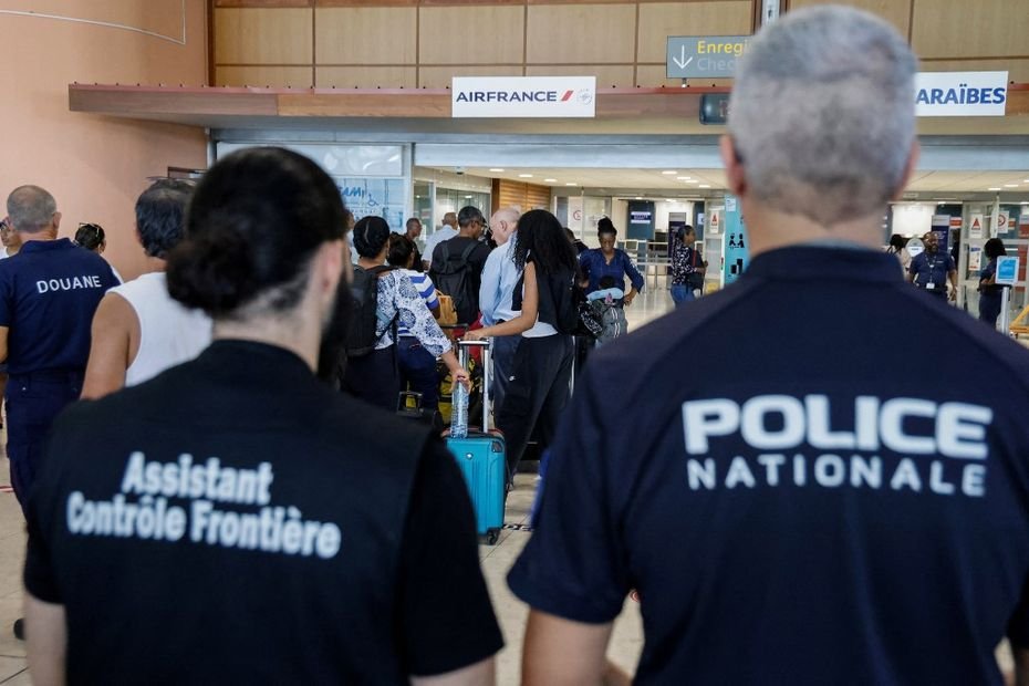 Loi narcotrafic adoptée par le Parlement : en Outre-mer, des mesures contre les mules jugées insuffisantes