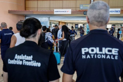 Loi narcotrafic adoptée par le Parlement : en Outre-mer, des mesures contre les mules jugées insuffisantes