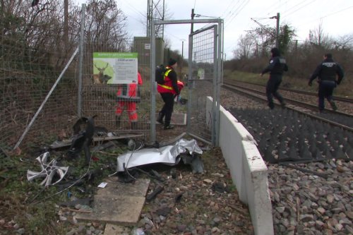 Besançon : Un TER percute une voiture volée et abandonnée sur la voie, sans faire de victimes