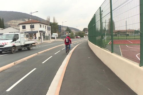 VIDEO. Vélo en ville : Lyon lance son réseau de voies cyclables étendu sur 40 communes