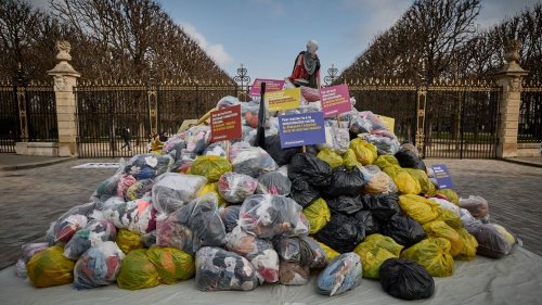 PODCAST. Trop de vêtements à recycler, manger moins de viande et une athlète "piétinée" : ça dit quoi ce 18 ma