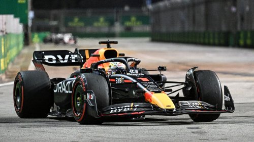 F1 : Sergio Pérez franchit la ligne d'arrivée en tête à Singapour, mais reste menacé par une enquêt