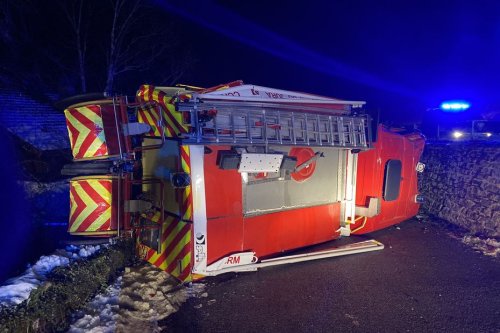 Plusieurs pompiers gravement blessés après un accident dans le Jura, alors qu'ils se rendaient sur un incendie
