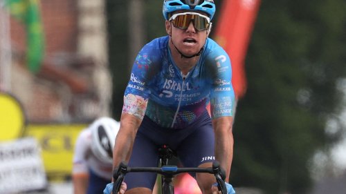 Tour de France 2022 : l'Australien Simon Clarke s'impose à Arenberg sur la folle étape des pavés, la bonne opération pour Tadej Pogacar
