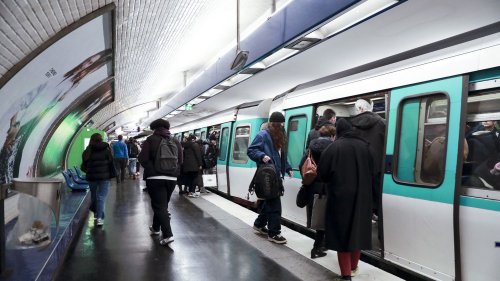 "Au lieu d'aider cette femme inconsciente sur le quai, les gens l'enjambaient" : le coup de gueule d'un pompier volontaire, témoin d'un malaise dans le métro parisien
