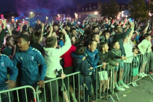 Vidéo. Après la montée en Ligue 2, nuit de folie à Concarneau
