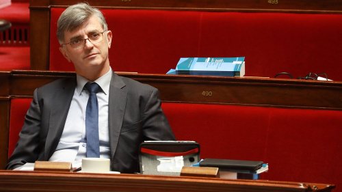 Réforme des retraites : le co-rapporteur du texte Jacques Maire, accusé de "conflit d'intérêts" pour des actions chez Axa, saisit la déontologue de l'Assemblée
