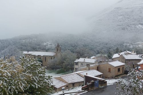 EN IMAGES. Froid, neige et grêle s'invitent sur la Côte d'Azur : "presque 20 degrés d'écart en quelques jours !"