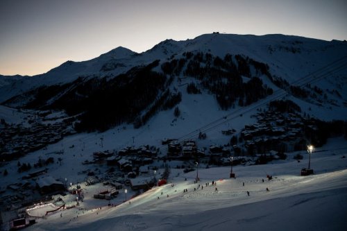La Compagnie des Alpes, leader d'exploitation des domaines skiables, se dit "sereine" face à la crise énergétique