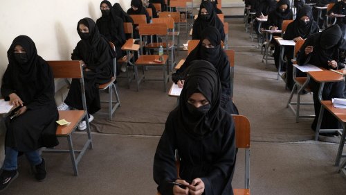 Témoignage Afghanistan : "Je suis terrifiée par l’avenir obscur qui s’offre à nous", confie une étudiante désormais privée d’université