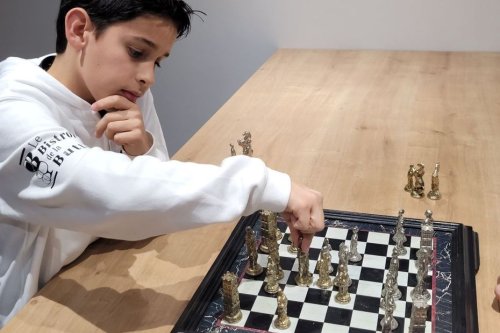 Champion d'Auvergne d'échecs, Raphaël, 11 ans, rêve de jouer dans la cour des grands