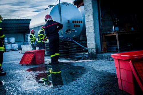 Une fuite de produit chimique sur une cuve mobilise les pompiers, le liquide s'avère être de l'alcool alimentaire
