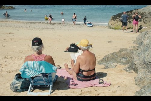 "Elle était partie se noyer, laissant ses quatre enfants derrière elle". Se construire en l'absence d'une mère