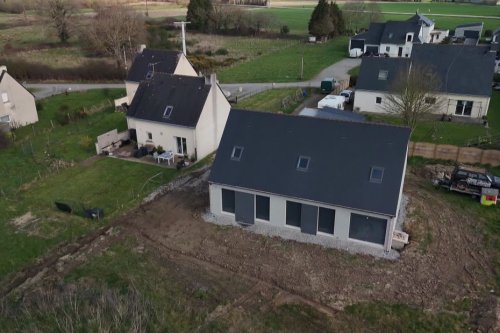 "Le sol n'est pas plat, on met des cales aux meubles", ils sont victimes d'un constructeur franchisé de Maisons Pierre