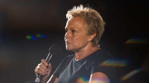                    "J'étais en souffrance" : Muriel Robin se confie pour la première fois sur ses années de dépendance à l'alcool