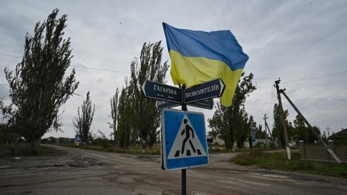 #UKRAINE Après la perte de la ville de Lyman par les troupes russes, des voix s'élèvent contre la stratégie...