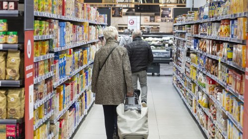 Agroalimentaire : une étude du Réseau Action Climat dénonce l'inaction du gouvernement sur la transition alimentaire des supermarchés