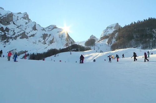 Vacances au ski : la station de Gourette fait le plein de visiteurs