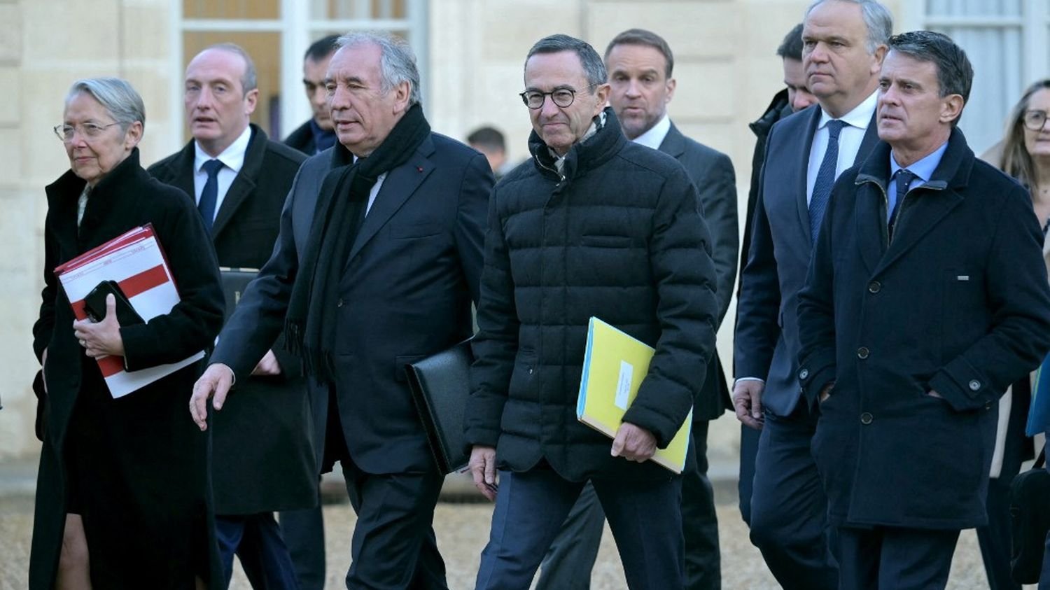 • Direct Premier Conseil des ministres du gouvernement : « Les Français ne veulent pas que l’on poursuive cette période d’instabilité », lance François Bayrou