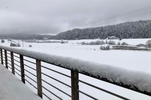 MÉTÉO. Entre 10 et 30 cm de neige recouvrent le Haut-Jura au-dessus de 800m d'altitude