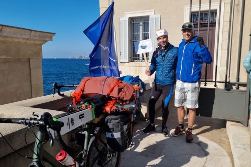 Ils s'élancent à vélo et à skis depuis Marseille jusqu'au mont Blanc pour sensibiliser à la fonte des glaciers