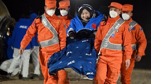 Trois astronautes chinois reviennent sur terre après avoir passé six mois dans l'espace