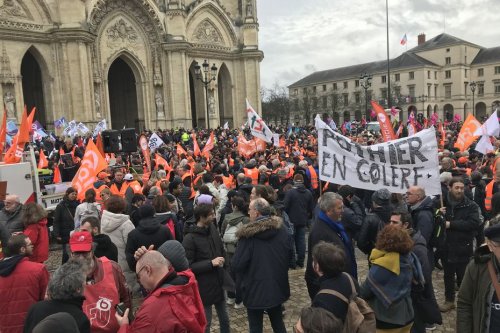 DIRECT. "C'est plus un président, c'est Macron Ier !" : suivez la mobilisation contre la réforme des retraites en Centre-Val de Loire