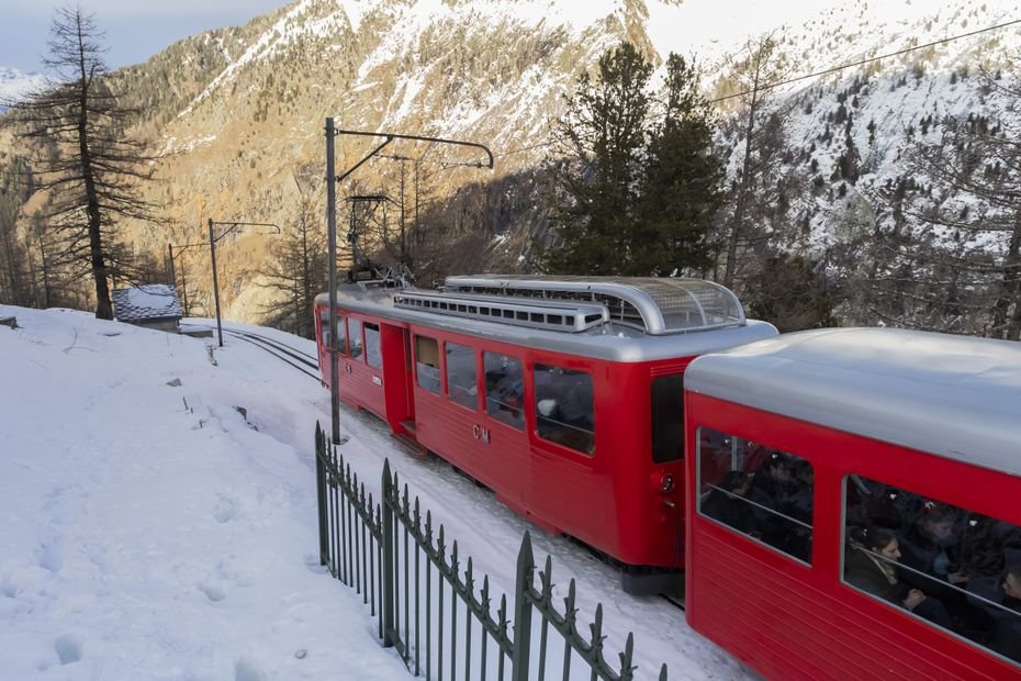 Mont-Blanc : pourquoi le train de la Mer de Glace pourrait rester à quai le 10 mai