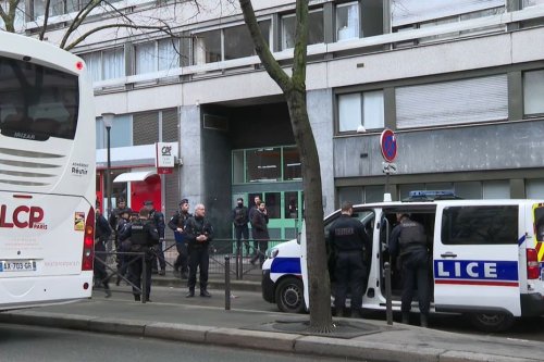Paris : l'école occupée par des sans-abris évacuée samedi en fin d'après-midi