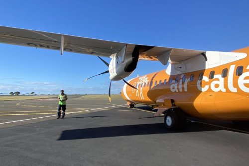 Conflit autour du transport aérien : la province des Îles appelle au dialogue